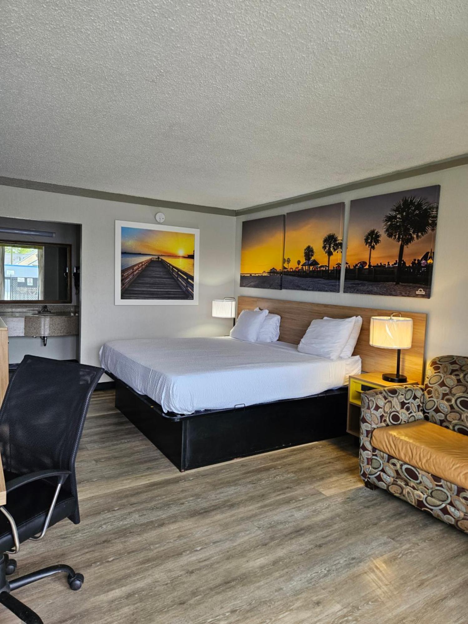 Days Inn By Wyndham Washington Bagian luar foto