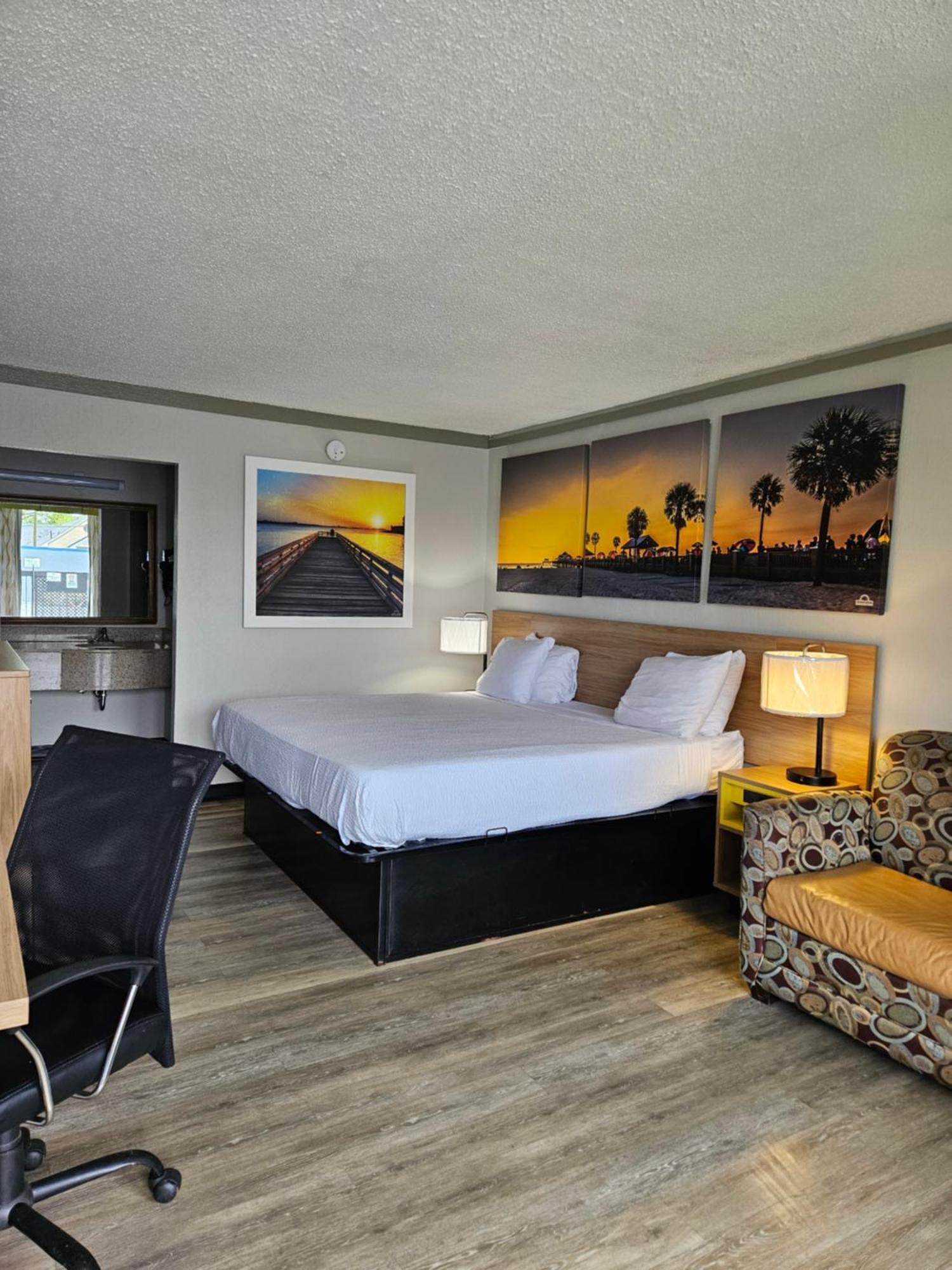 Days Inn By Wyndham Washington Bagian luar foto